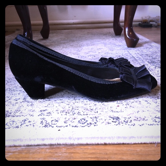 Black Velour BCBGMaxAzria Heels with Ribbon Detail - Picture 1 of 5
